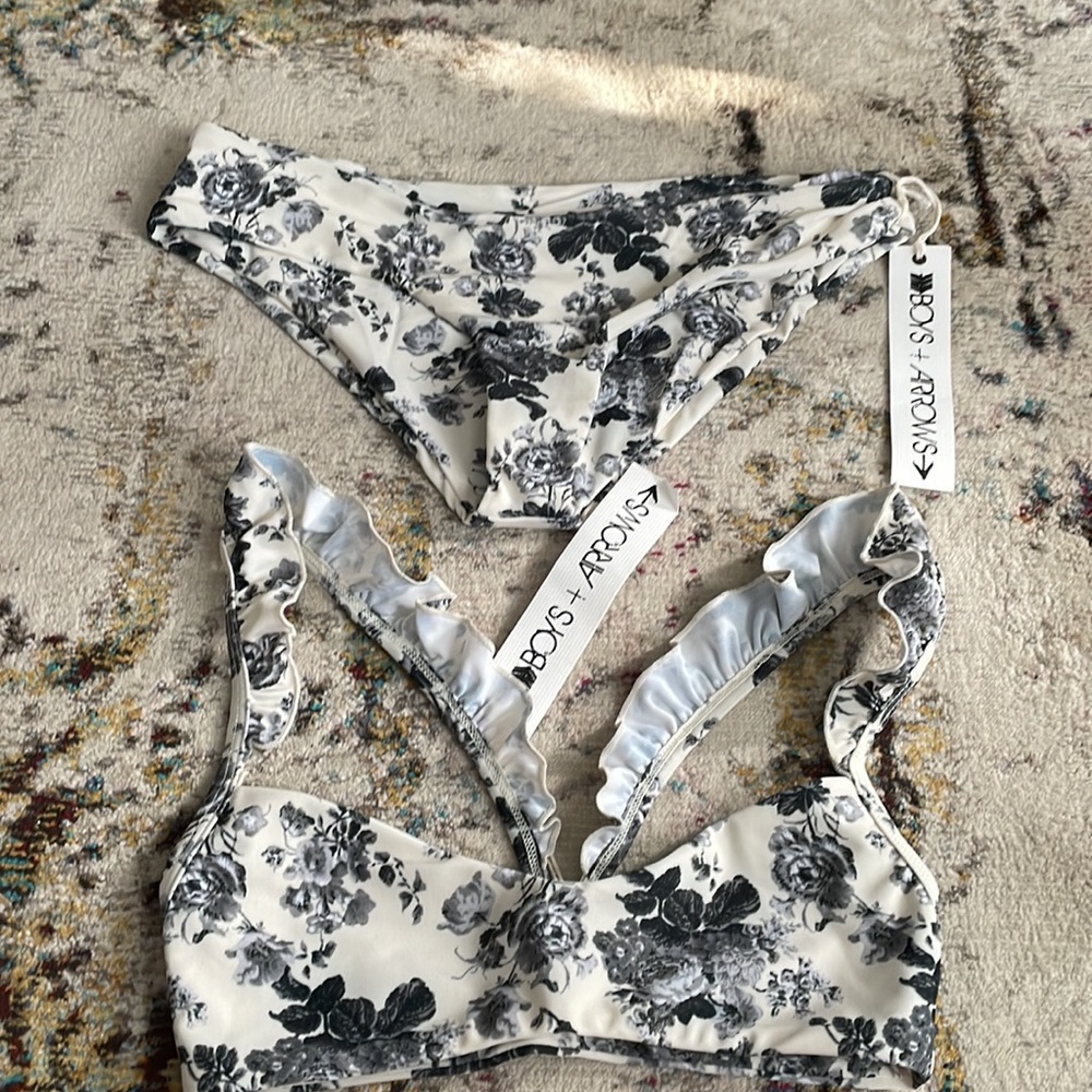 Boys+Arrows swim suit, size S, new - Picture 4 of 7